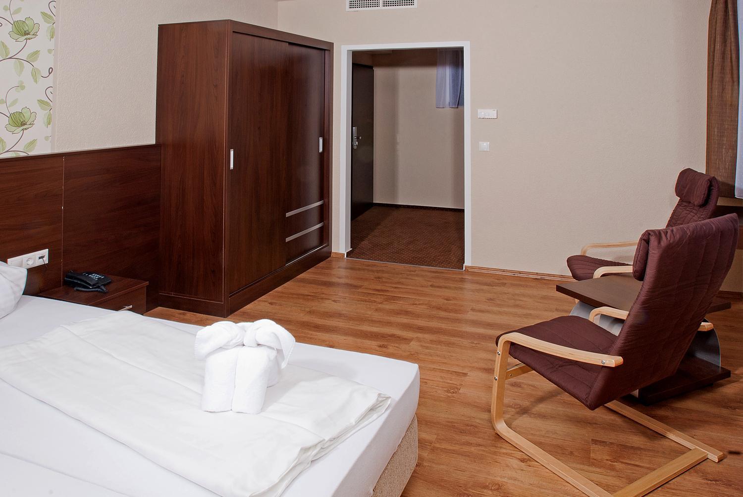 Ezuesthid Hotel Veszprém Exterior photo