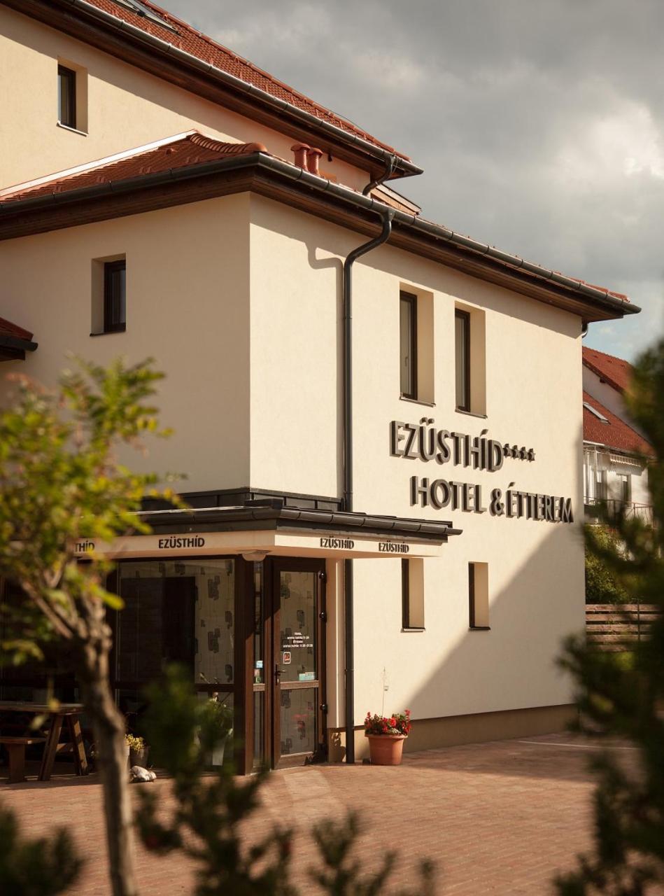 Ezuesthid Hotel Veszprém Exterior photo