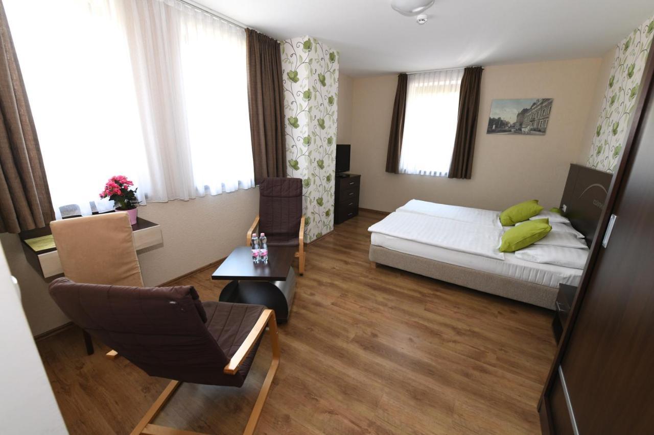 Ezuesthid Hotel Veszprém Exterior photo
